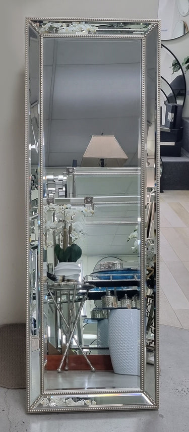 Essence Freestanding